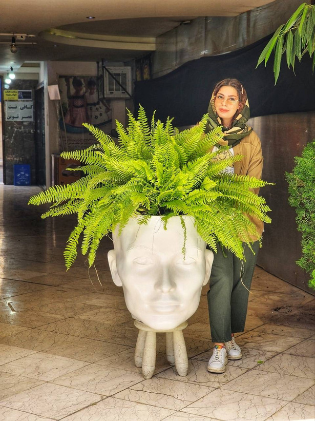 گلدان رخ آنمون